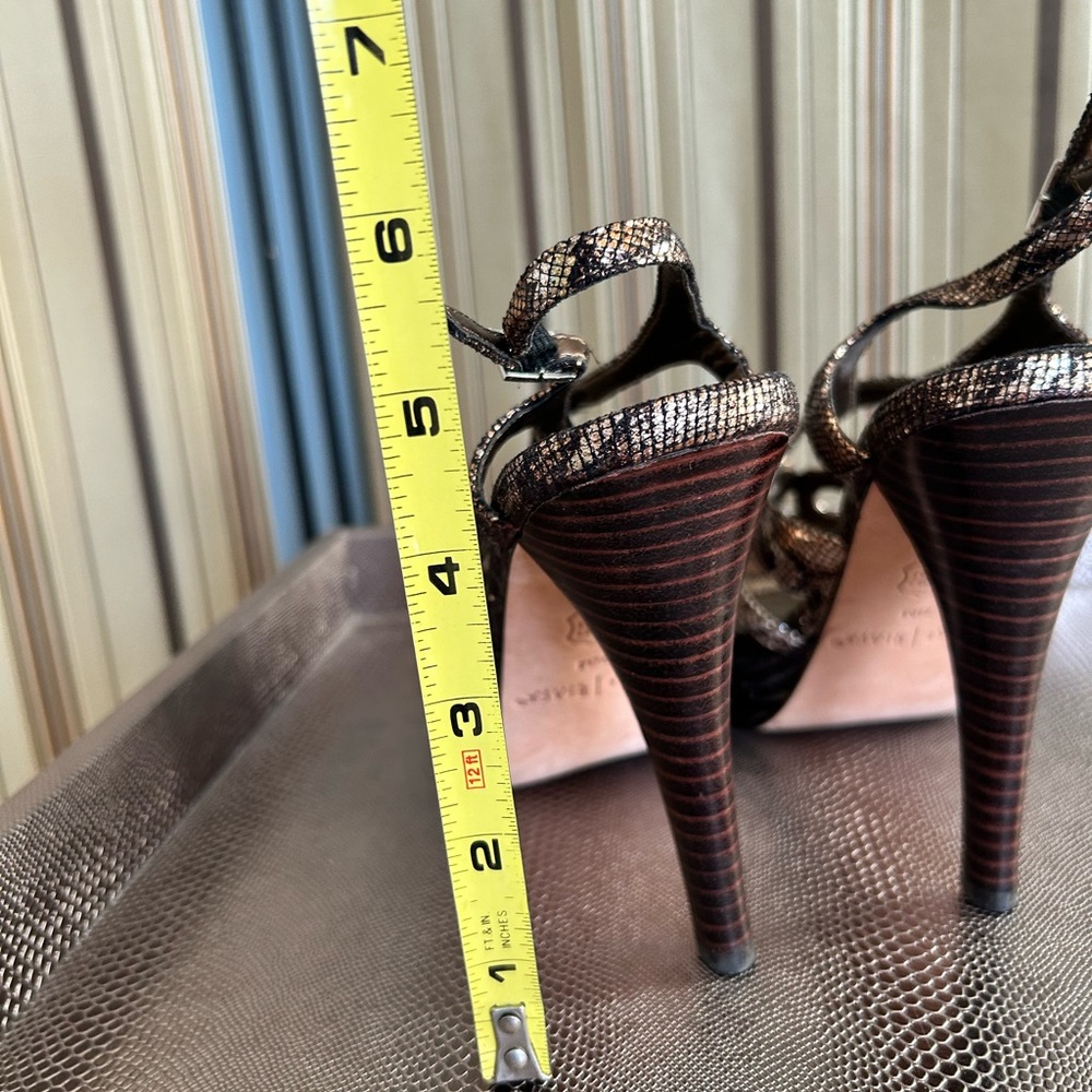 Metallic snake print heels - Picture 5 of 9